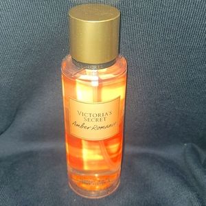 VS Amber Romance Body Mist